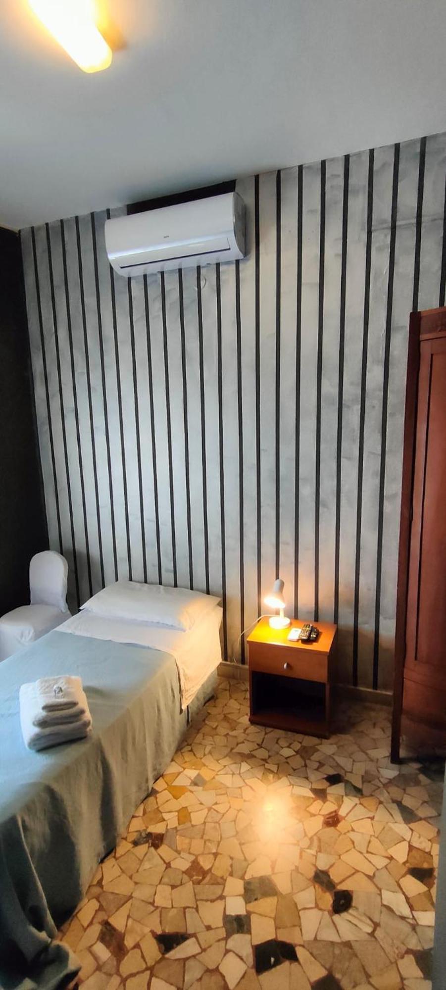 Sbarcatore Dei Turchi Hotel Бруколи Екстериор снимка